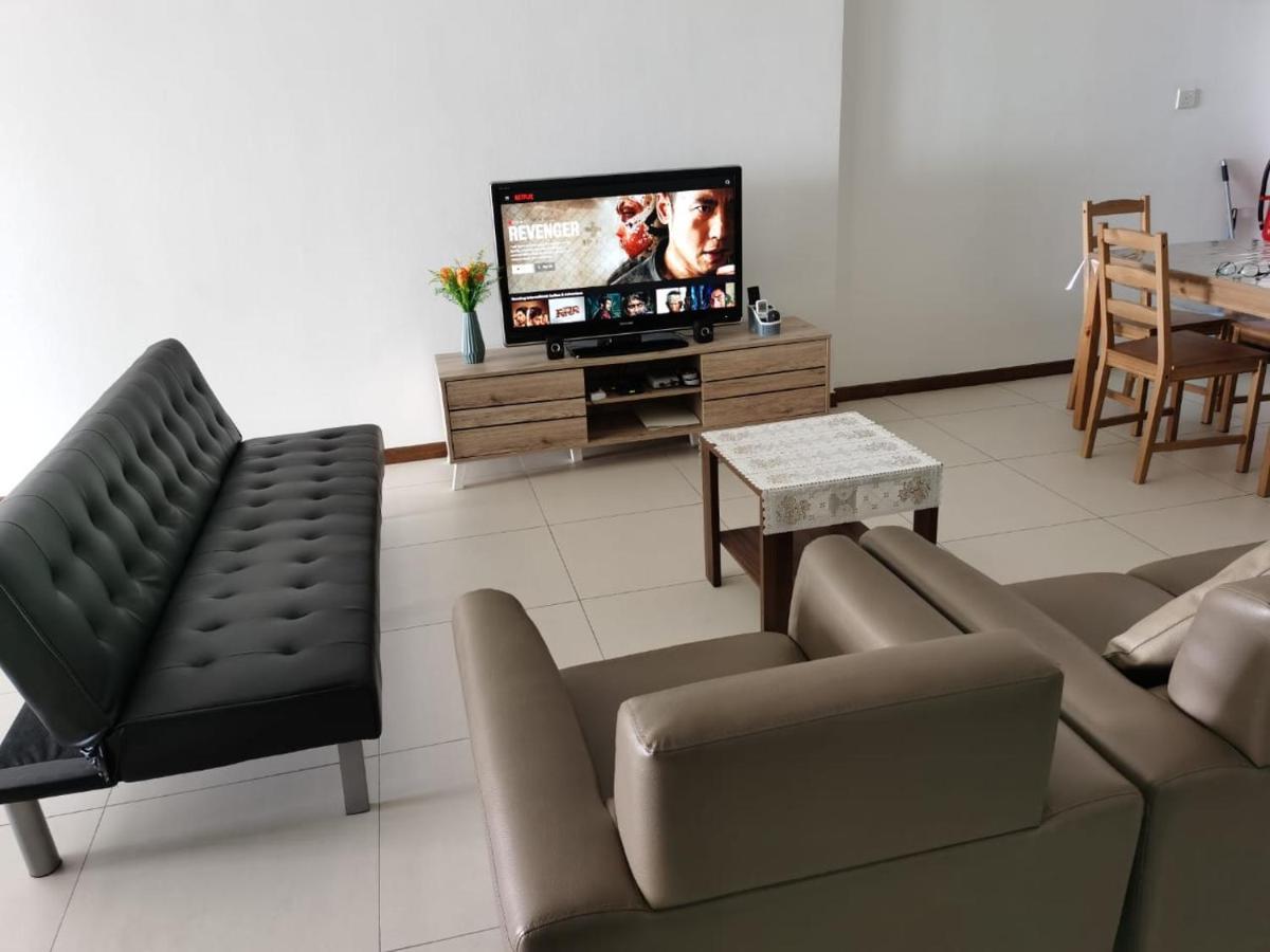 Landmark Stunning High Floor Coast View Studio #Netflix #Fast Wifi Tanjung Tokong Exterior foto